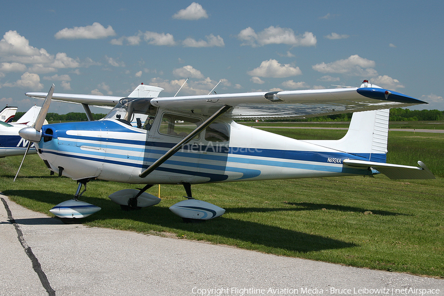 (Private) Cessna 172 Skyhawk (N6924A) | Photo 160836