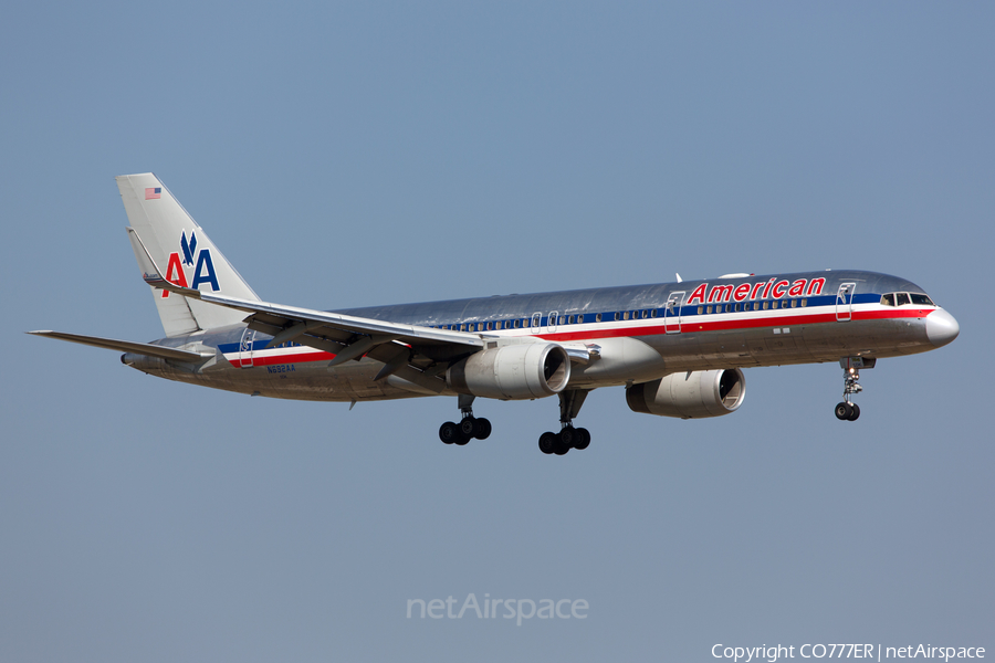 American Airlines Boeing 757-223 (N692AA) | Photo 93941