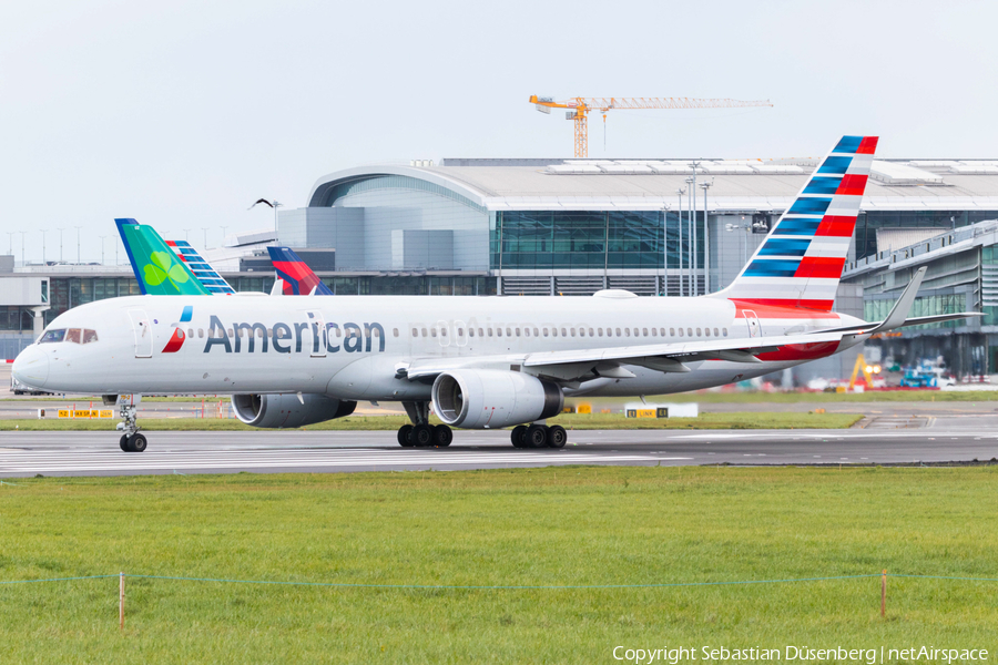 American Airlines Boeing 757-223 (N692AA) | Photo 291466