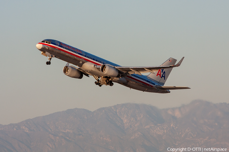 American Airlines Boeing 757-223 (N692AA) | Photo 279997