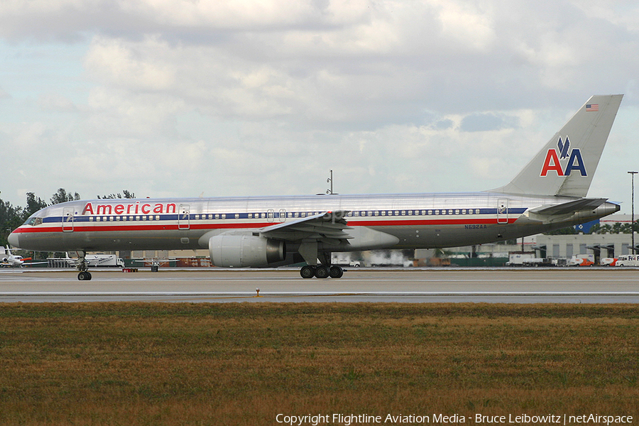 American Airlines Boeing 757-223 (N692AA) | Photo 183459