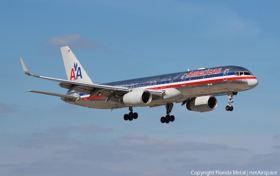 American Airlines Boeing 757-223 (N692AA) | Photo 301332