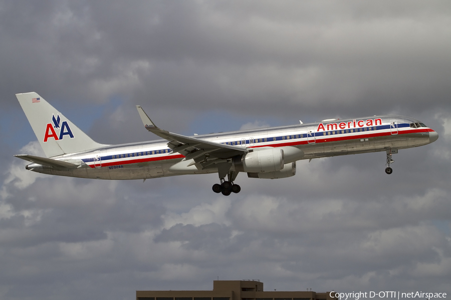 American Airlines Boeing 757-223 (N692AA) | Photo 432407