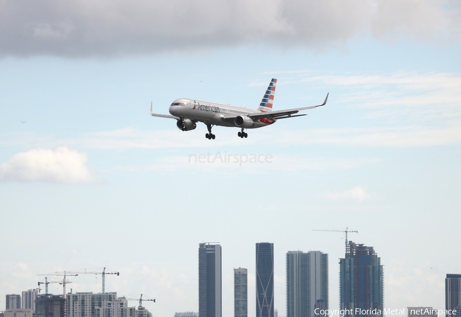American Airlines Boeing 757-223 (N692AA) | Photo 622435
