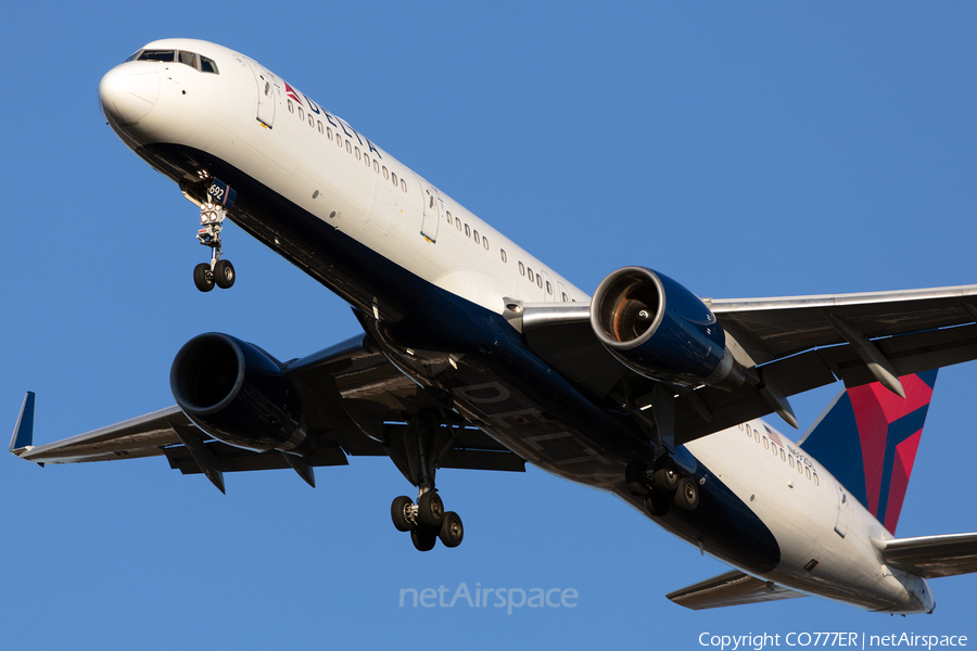 Delta Air Lines Boeing 757-232 (N692DL) | Photo 506004