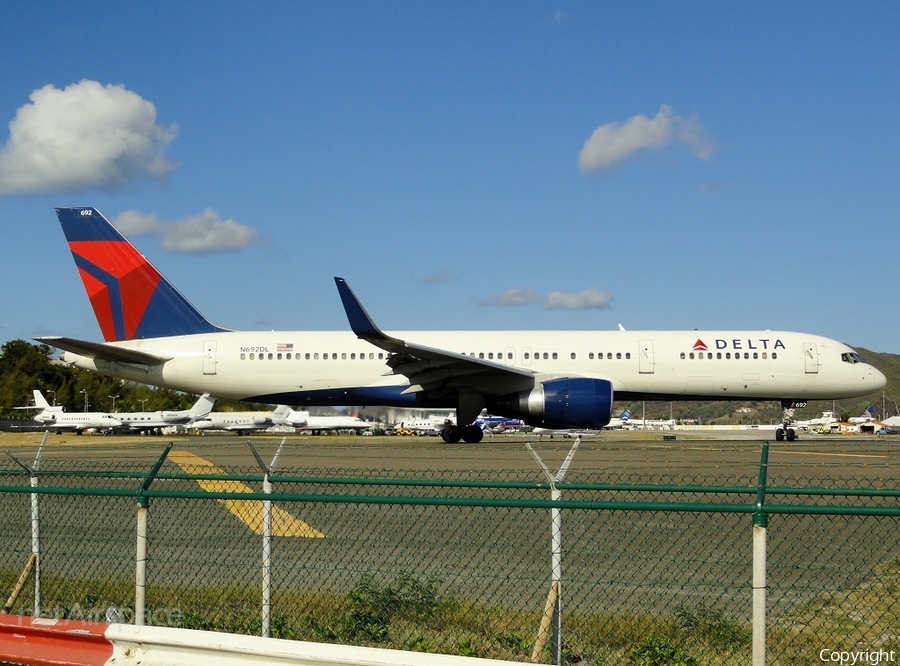 Delta Air Lines Boeing 757-232 (N692DL) | Photo 22776