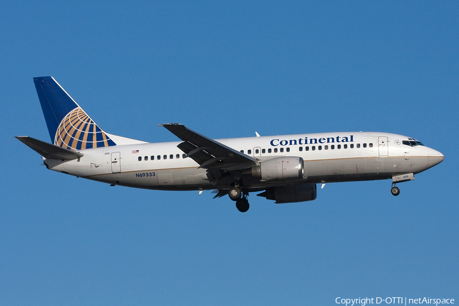 Continental Airlines Boeing 737-3T0 (N69333) | Photo 261696