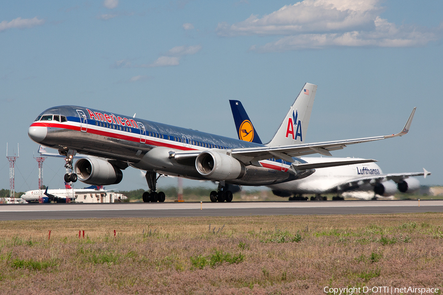 American Airlines Boeing 757-223 (N693AA) | Photo 387232