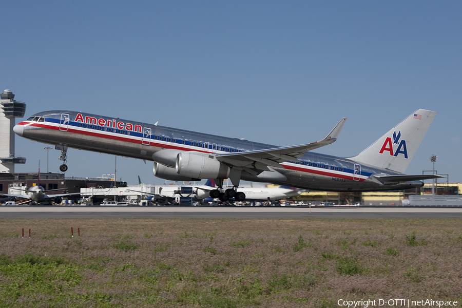 American Airlines Boeing 757-223 (N693AA) | Photo 387233