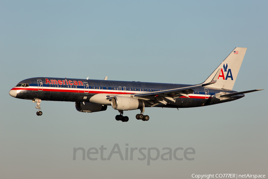 American Airlines Boeing 757-223 (N693AA) | Photo 38200