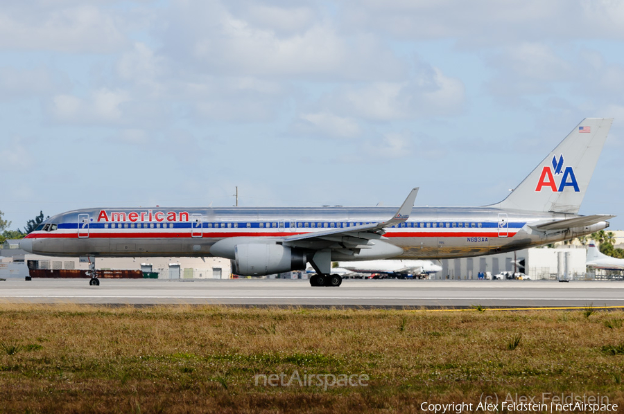 American Airlines Boeing 757-223 (N693AA) | Photo 66712