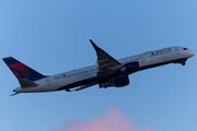 Delta Air Lines Boeing 757-232 (N693DL) at  Ft. Lauderdale - International, United States