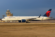 Delta Air Lines Boeing 757-232 (N693DL) at  Minneapolis - St. Paul International, United States