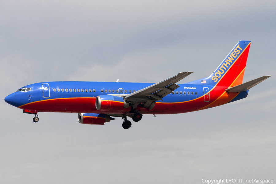 Southwest Airlines Boeing 737-317 (N693SW) | Photo 185322