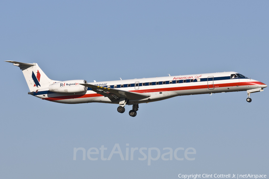 American Eagle Embraer ERJ-145LR (N694AE) | Photo 40905