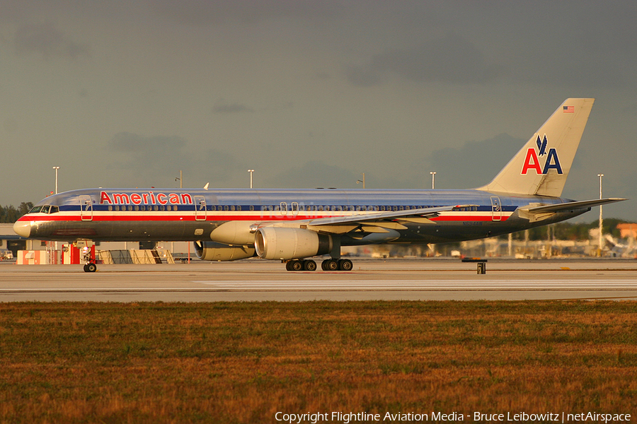 American Airlines Boeing 757-223 (N694AN) | Photo 180861