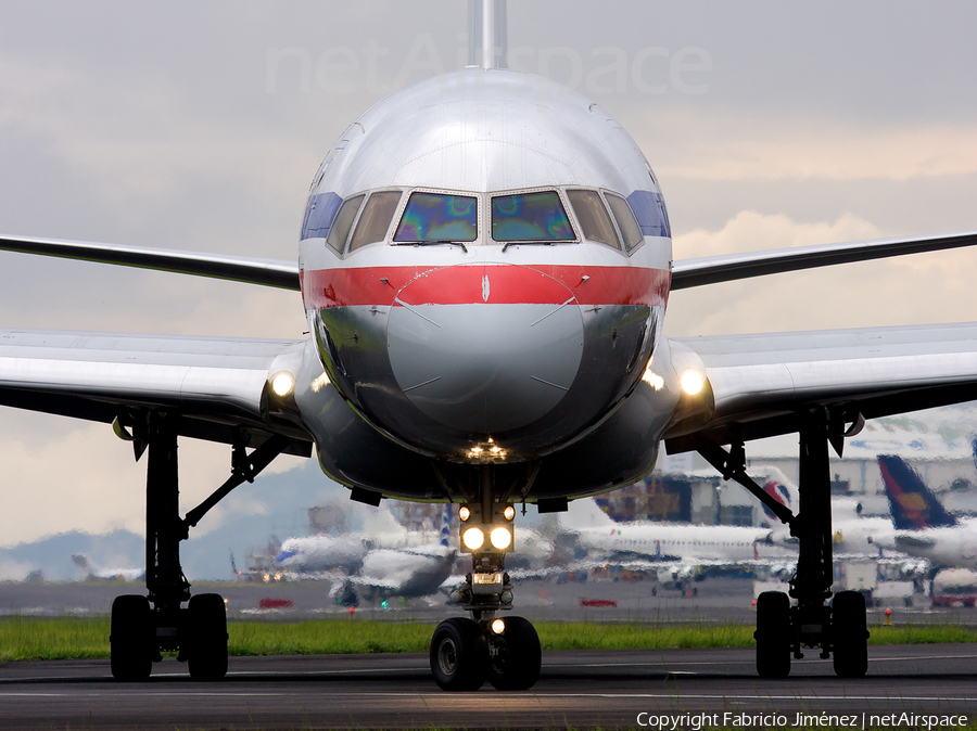 American Airlines Boeing 757-223 (N694AN) | Photo 8730