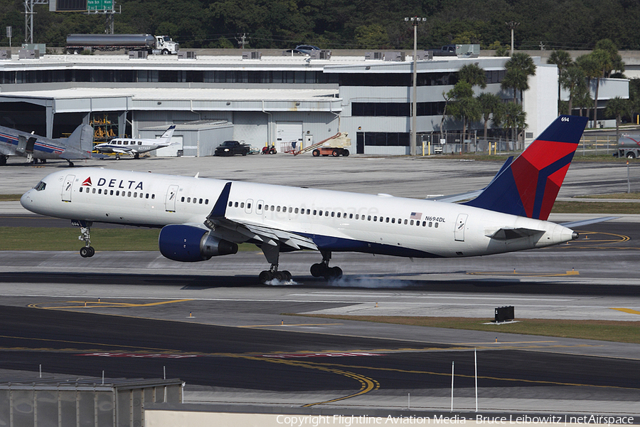Delta Air Lines Boeing 757-232 (N694DL) | Photo 82722