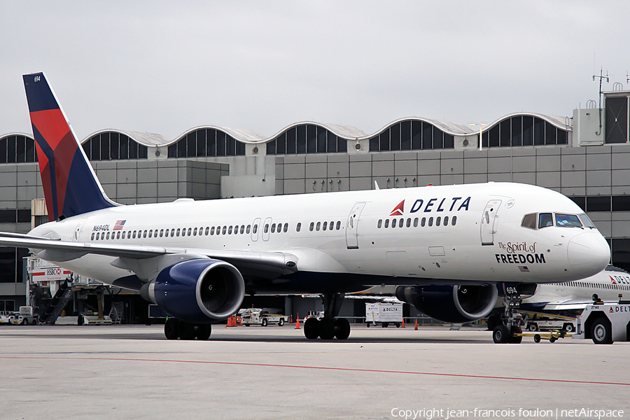 Delta Air Lines Boeing 757-232 (N694DL) | Photo 147706