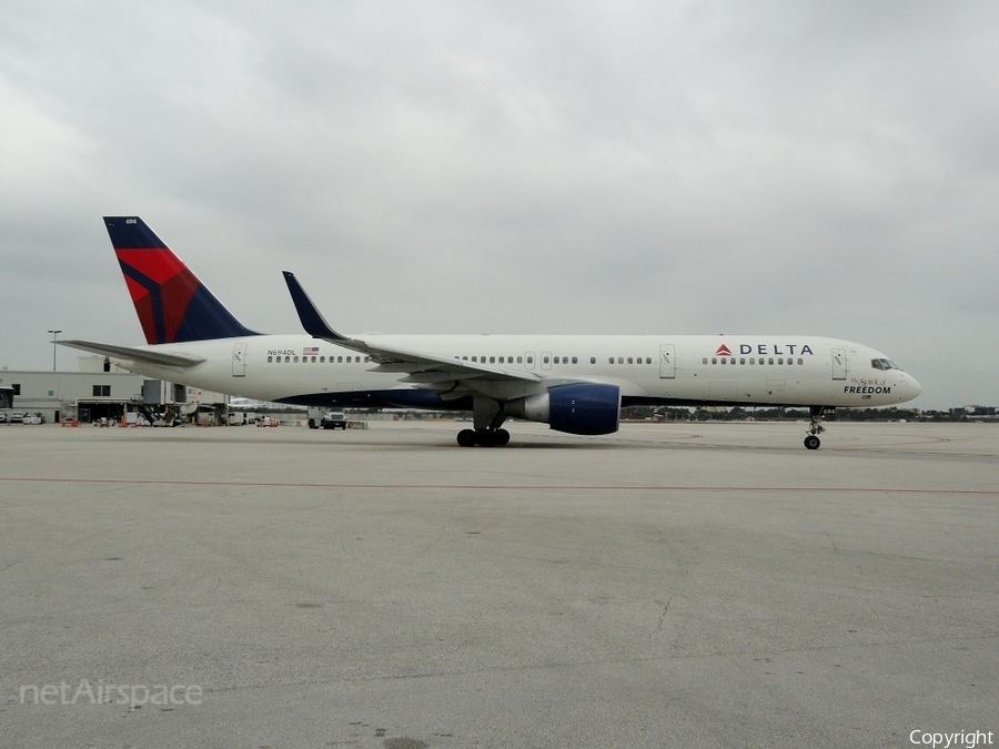 Delta Air Lines Boeing 757-232 (N694DL) | Photo 20661