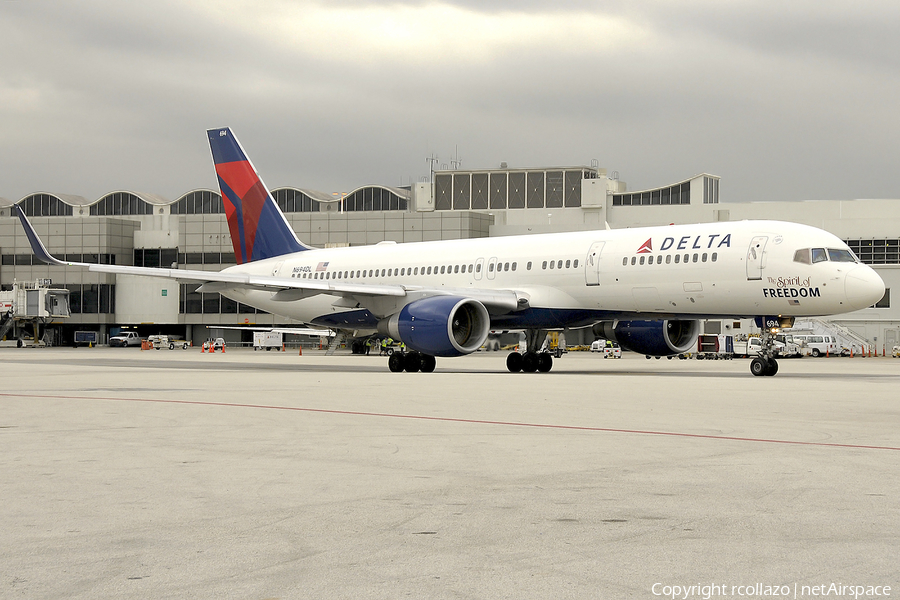 Delta Air Lines Boeing 757-232 (N694DL) | Photo 24958
