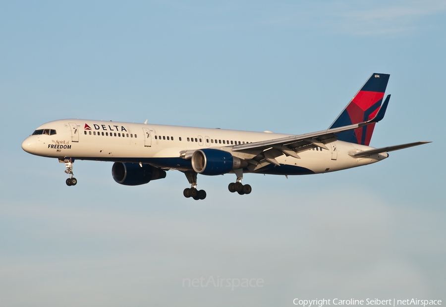 Delta Air Lines Boeing 757-232 (N694DL) | Photo 92346