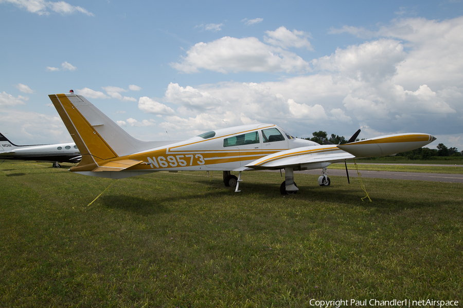 (Private) Cessna 310Q (N69573) | Photo 90804