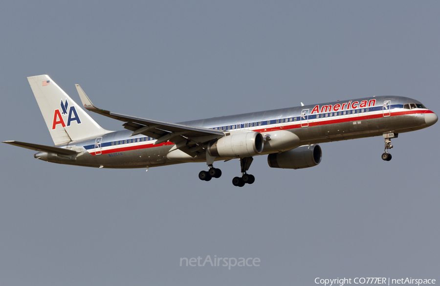 American Airlines Boeing 757-223 (N695AN) | Photo 5358