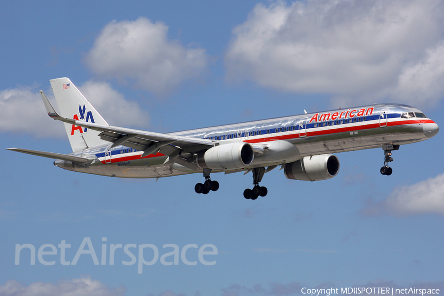 American Airlines Boeing 757-223 (N695AN) | Photo 223372