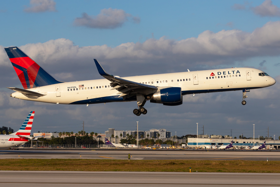 Delta Air Lines Boeing 757-232 (N695DL) at  Miami - International, United States