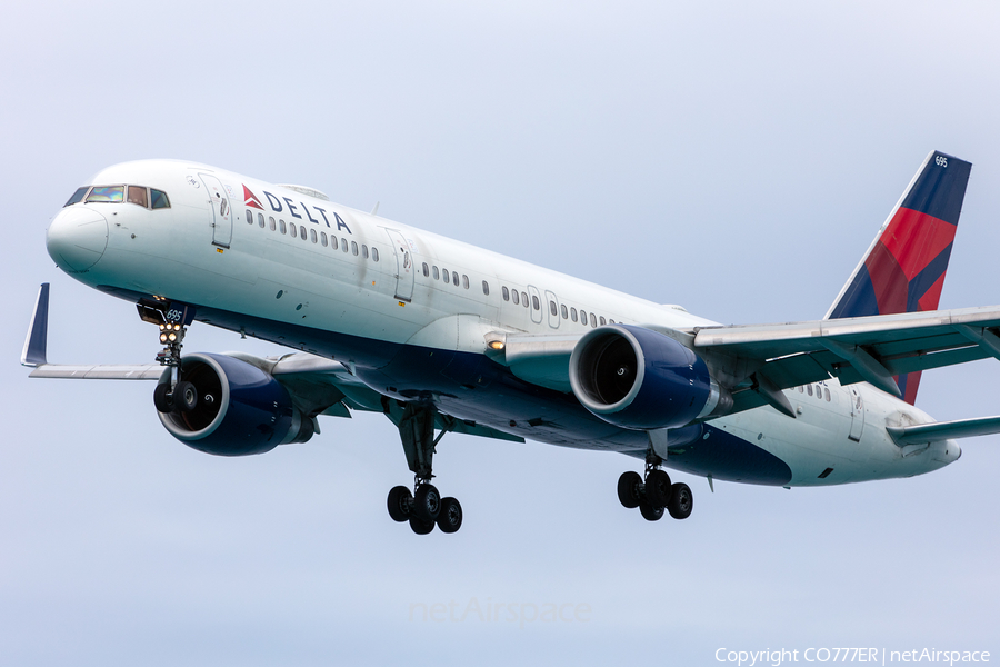 Delta Air Lines Boeing 757-232 (N695DL) | Photo 340913