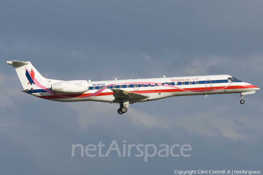American Eagle Embraer ERJ-145LR (N696AE) | Photo 40906