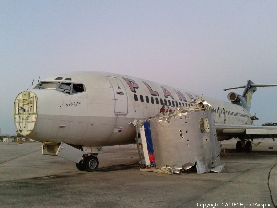Planet Airways Boeing 727-224(Adv) (N69742) | Photo 20097