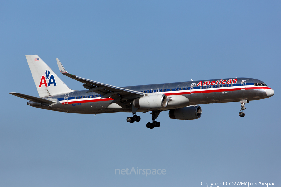 American Airlines Boeing 757-223 (N697AN) | Photo 21218