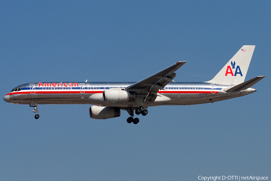 American Airlines Boeing 757-223 (N697AN) | Photo 182987
