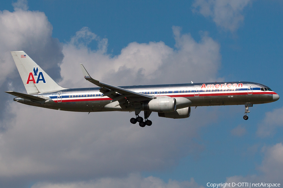 American Airlines Boeing 757-223 (N697AN) | Photo 230476