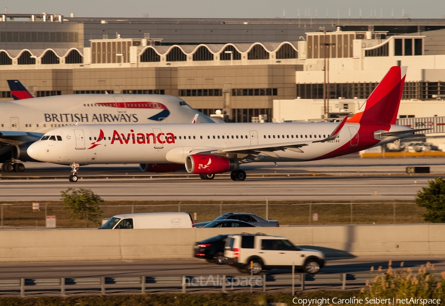 Avianca Airbus A321-231 (N697AV) | Photo 78010