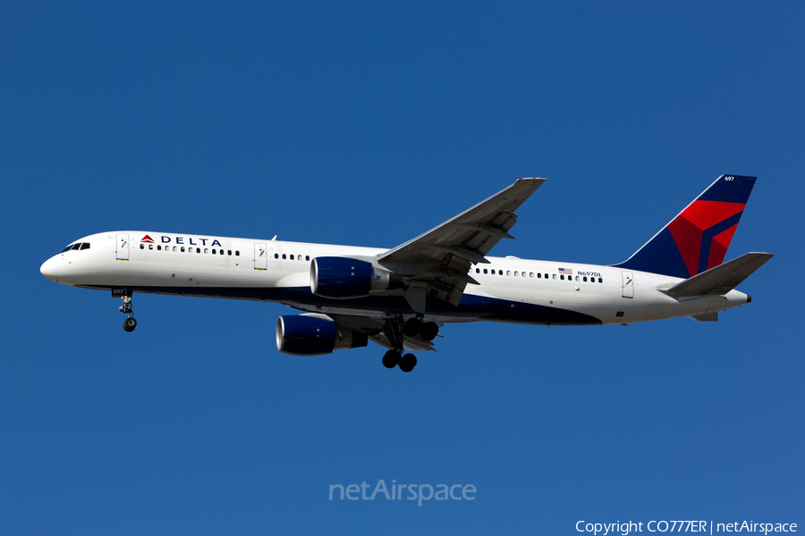 Delta Air Lines Boeing 757-232 (N697DL) | Photo 151001