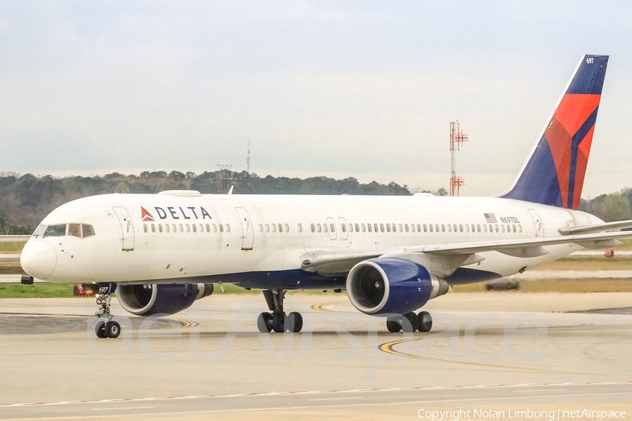 Delta Air Lines Boeing 757-232 (N697DL) | Photo 427927