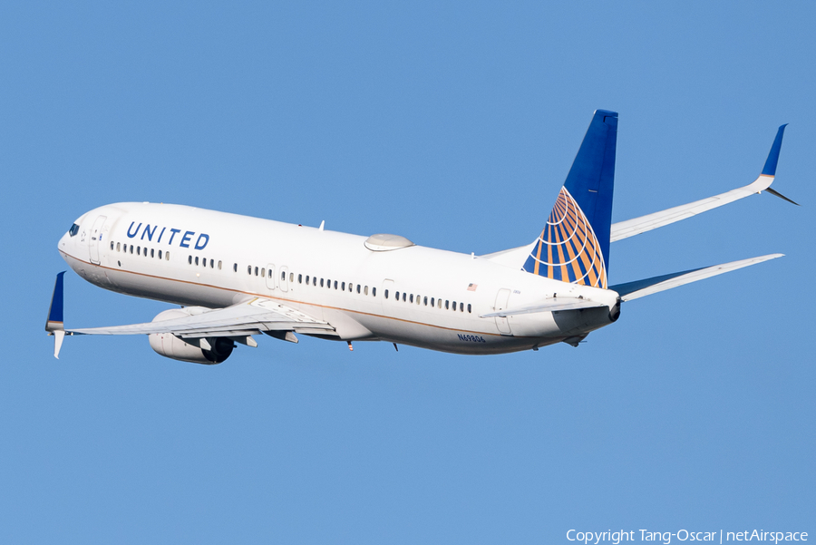 United Airlines Boeing 737-924(ER) (N69806) | Photo 465032