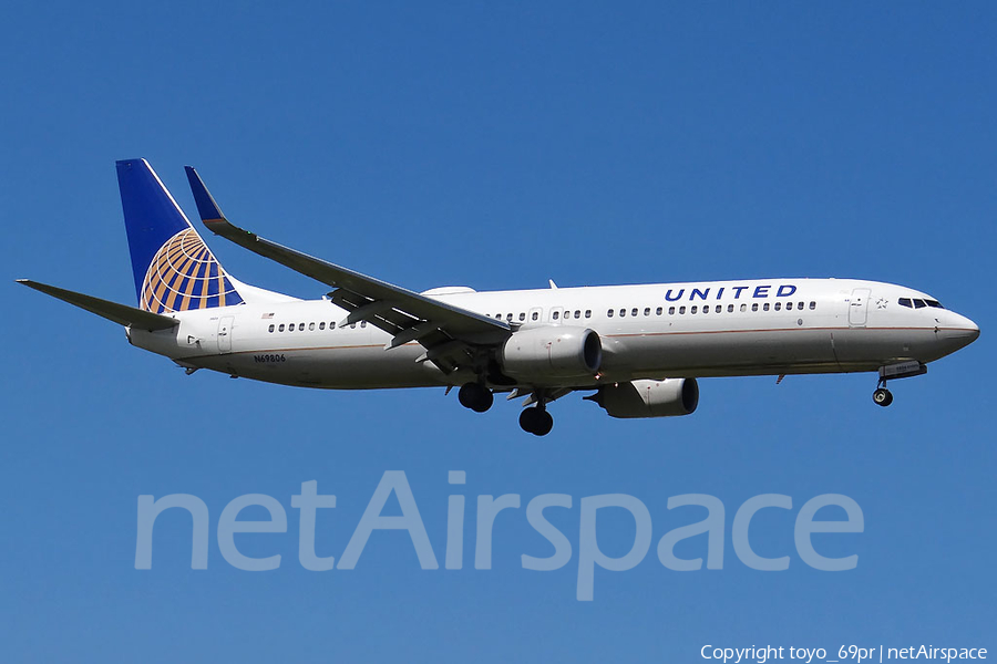 United Airlines Boeing 737-924(ER) (N69806) | Photo 67894