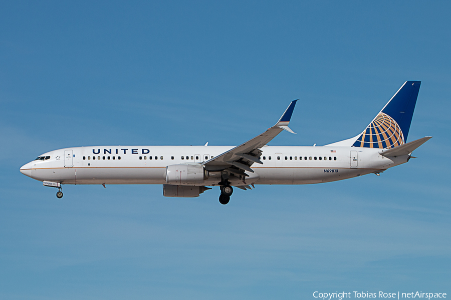 United Airlines Boeing 737-924(ER) (N69813) | Photo 275257