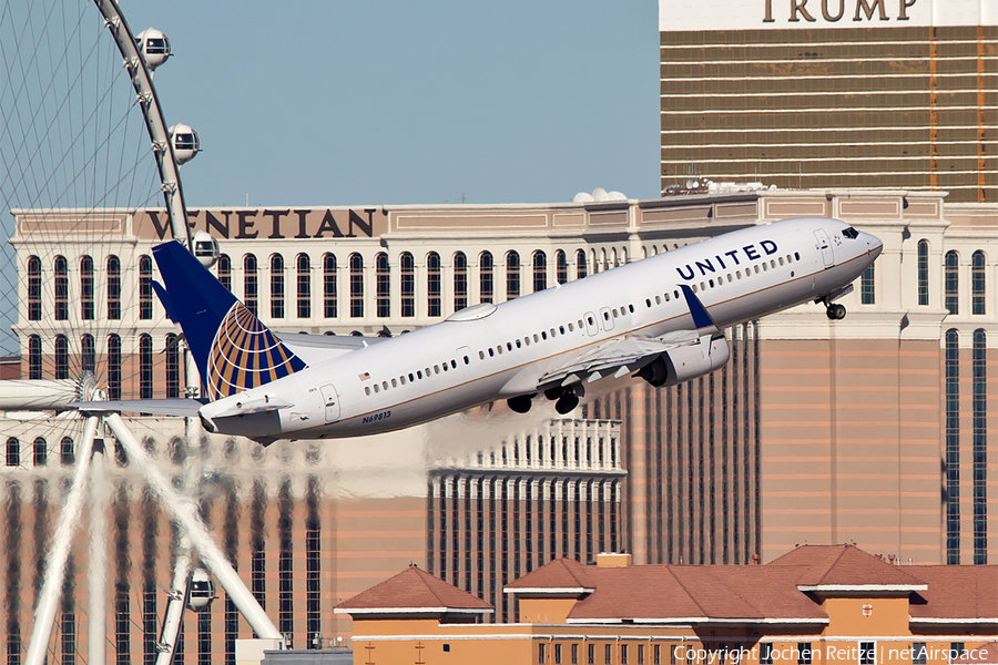 United Airlines Boeing 737-924(ER) (N69813) | Photo 96627