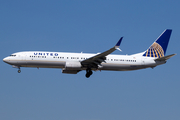 United Airlines Boeing 737-924(ER) (N69813) at  Los Angeles - International, United States