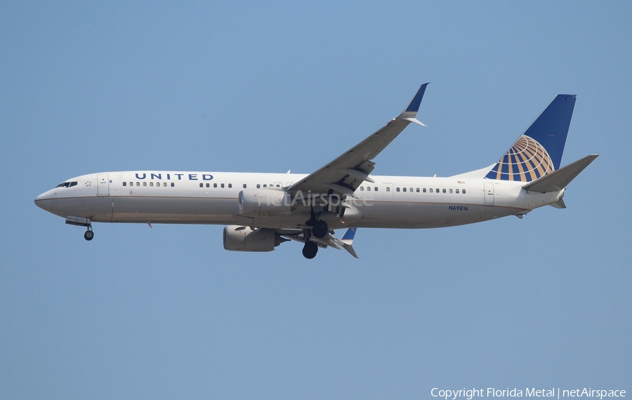 United Airlines Boeing 737-924(ER) (N69816) | Photo 405554