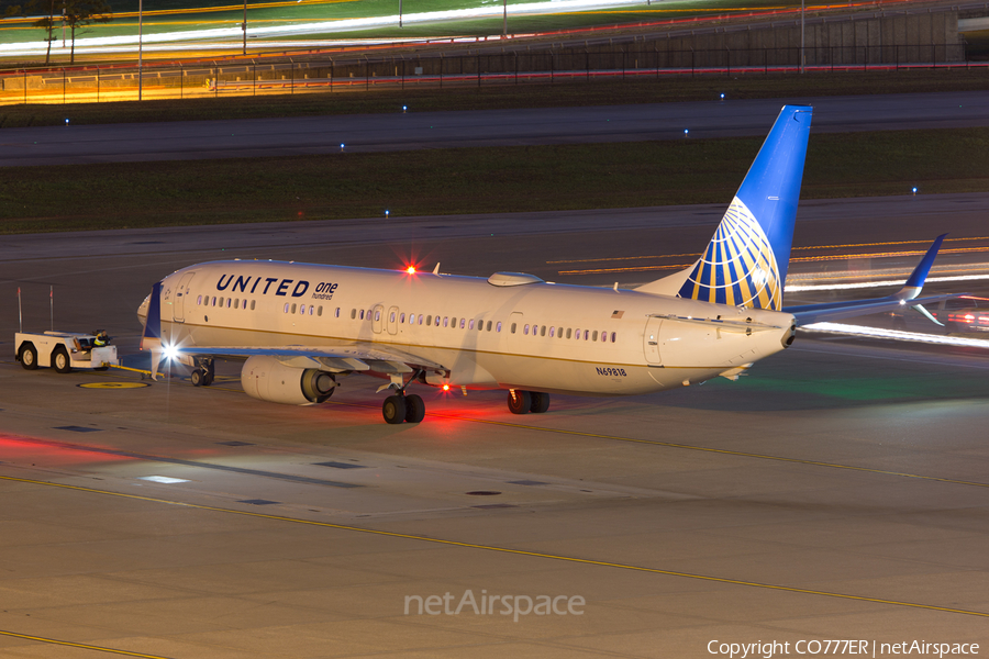 United Airlines Boeing 737-924(ER) (N69818) | Photo 104754