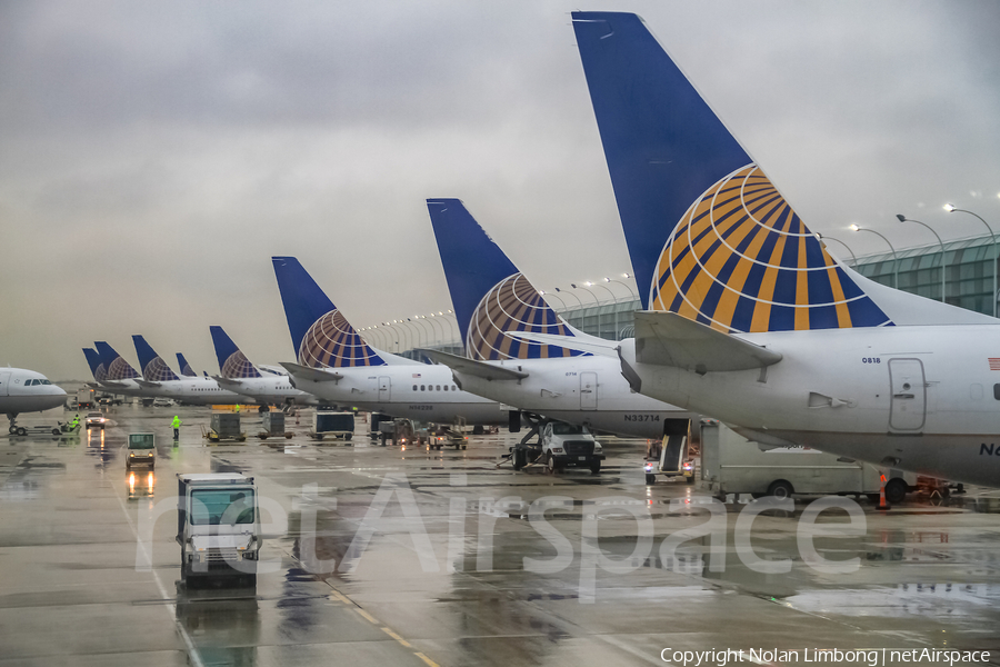 United Airlines Boeing 737-924(ER) (N69818) | Photo 439555