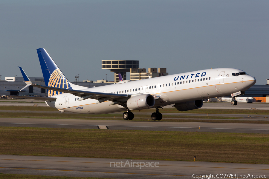 United Airlines Boeing 737-924(ER) (N69826) | Photo 124268