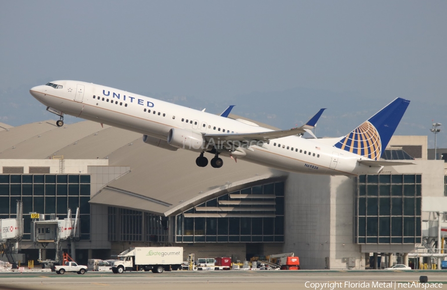 United Airlines Boeing 737-924(ER) (N69826) | Photo 405560