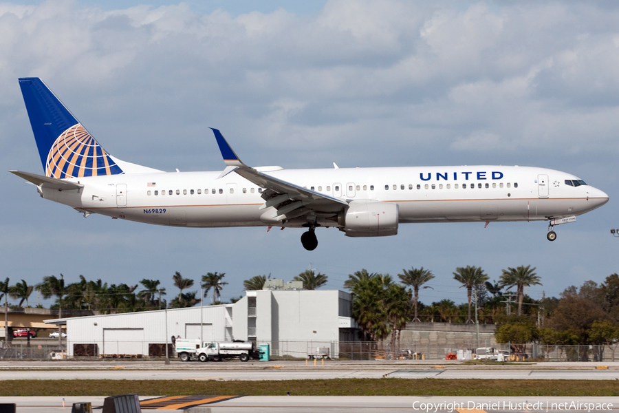 United Airlines Boeing 737-924(ER) (N69829) | Photo 518567